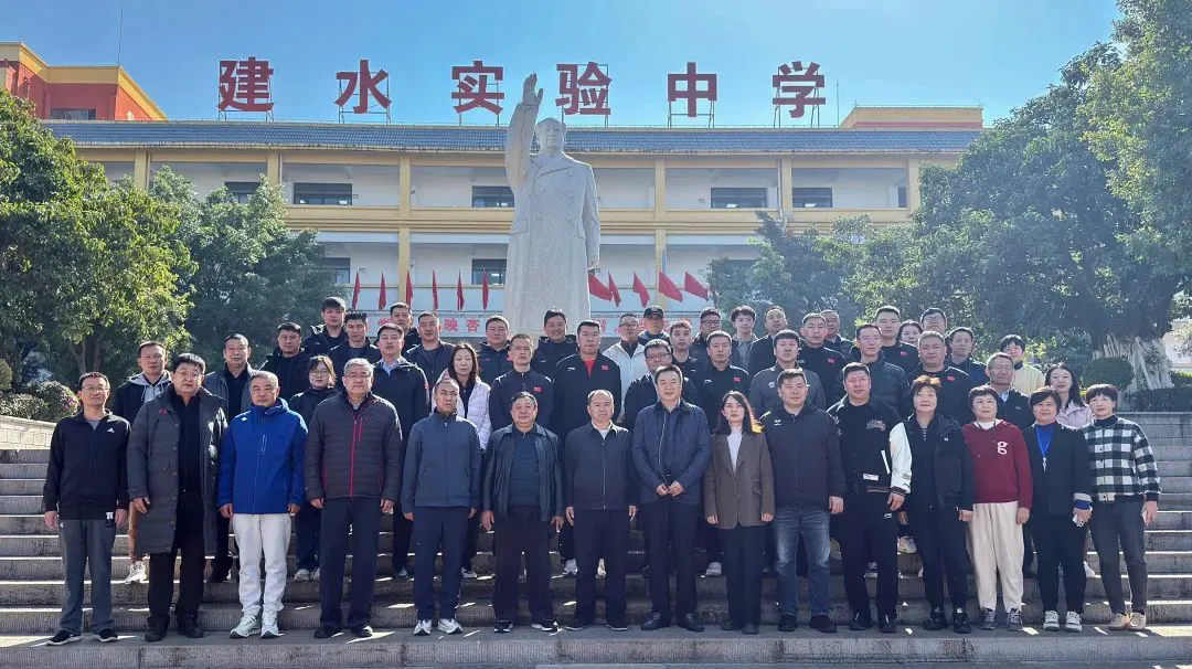 如何制定有效的篮球训练策略以提高球员表现_1